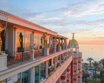 ANTIQUE ROMAN PALACE (ADULTS ONLY)