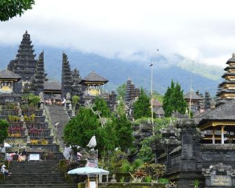 Настаняване по програмата